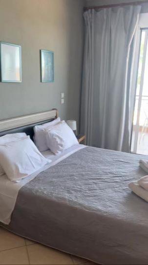 Glykanisos Mini Suites Néa Péramos Buitenkant foto