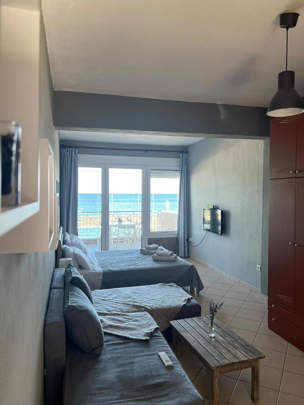 Glykanisos Mini Suites Néa Péramos Buitenkant foto