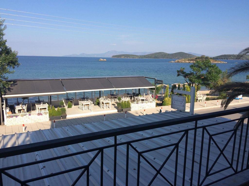 Glykanisos Mini Suites Néa Péramos Buitenkant foto