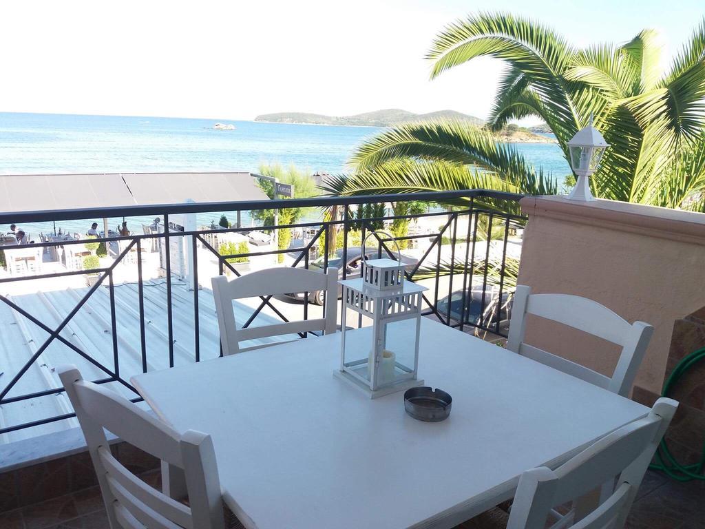 Glykanisos Mini Suites Néa Péramos Buitenkant foto