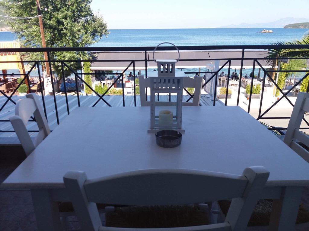 Glykanisos Mini Suites Néa Péramos Buitenkant foto